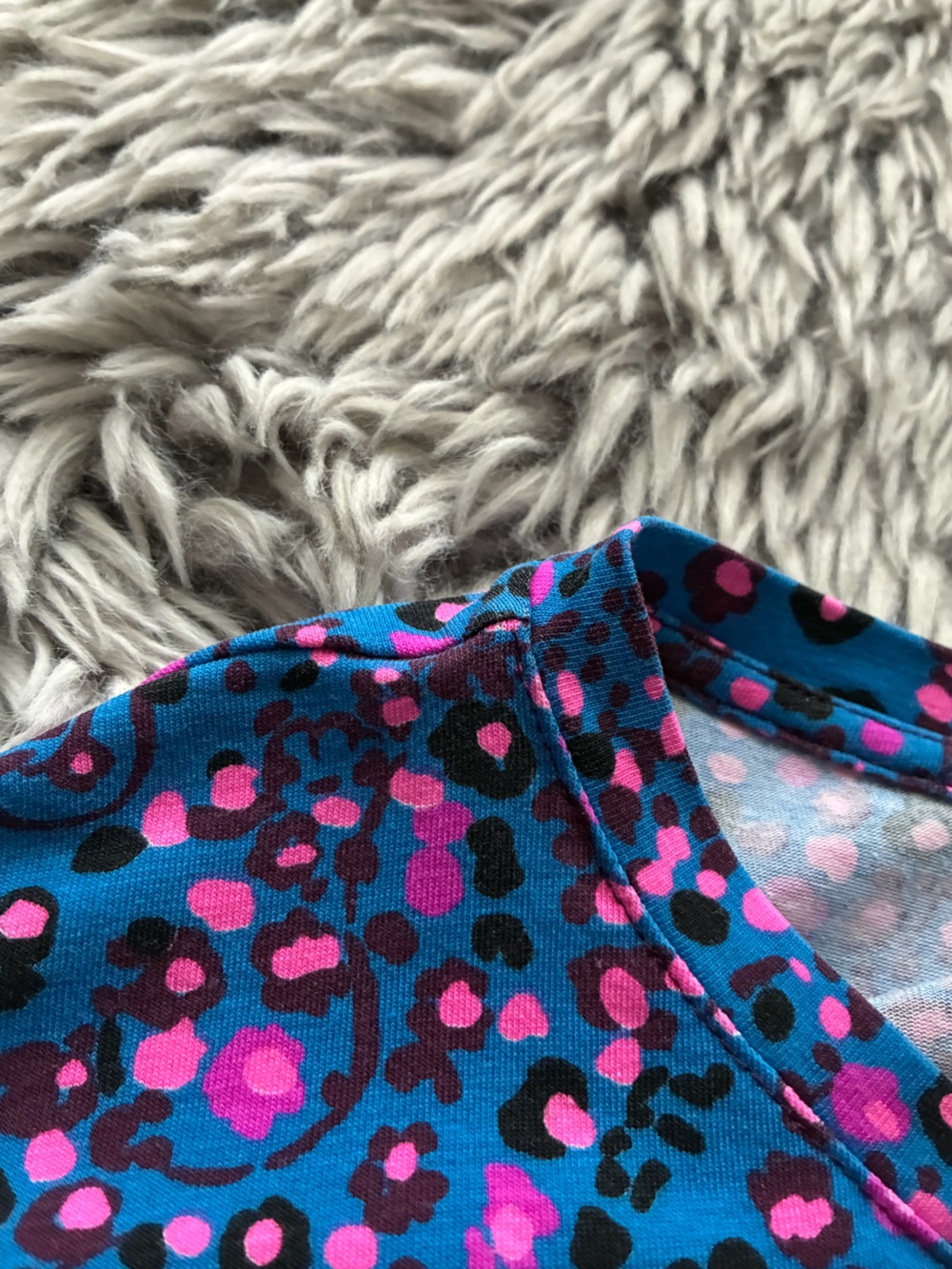 Lilly Pulitzer -size large/ Speckled Navy & Maroon Layered Knit Pullover - Picture 4 of 8